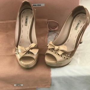 Authentic Miu Miu Beige Patent Leather Size6